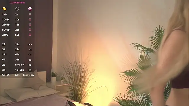 Snapshot of ellliefrost chatting on September 2025 12:49:02 PM ellliefrost online show from September 2025 12:49:02 PM