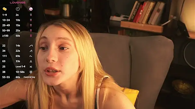 Snapshot of ellliefrost chatting on September 2025 01:02:02 PM ellliefrost online show from September 2025 01:02:02 PM