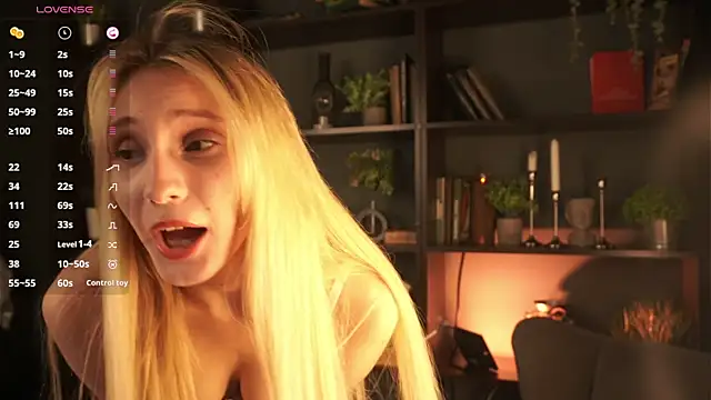 Snapshot of ellliefrost chatting on September 2025 01:25:02 PM ellliefrost online show from September 2025 01:25:02 PM