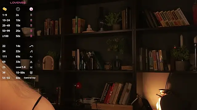 Snapshot of ellliefrost chatting on October 2025 01:00:02 PM ellliefrost online show from October 2025 01:00:02 PM