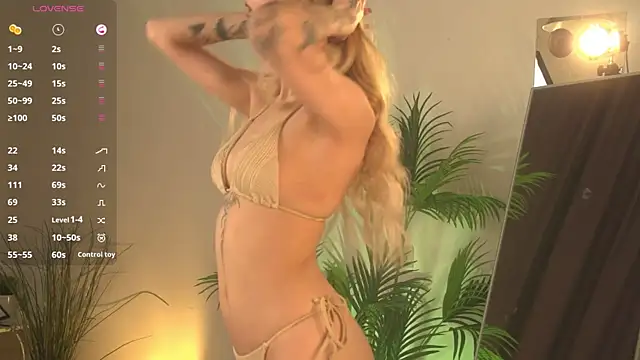 Snapshot of ellliefrost chatting on November 2025 05:30:02 AM ellliefrost online show from November 2025 05:30:02 AM