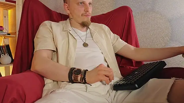 Snapshot of Vincent_Hardman chatting on September 2025 08:45:02 PM Vincent Hardman online show from September 2025 08:45:02 PM