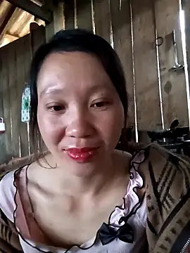 bonnie-00 online show from December 2025 01:00:01 AM