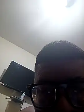 Snapshot of Elsuave28 chatting on October 2025 11:05:01 PM Elsuave28 online show from October 2025 11:05:01 PM