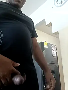 Snapshot of Elsuave28 chatting on December 2025 03:28:02 PM Elsuave28 online show from December 2025 03:28:02 PM