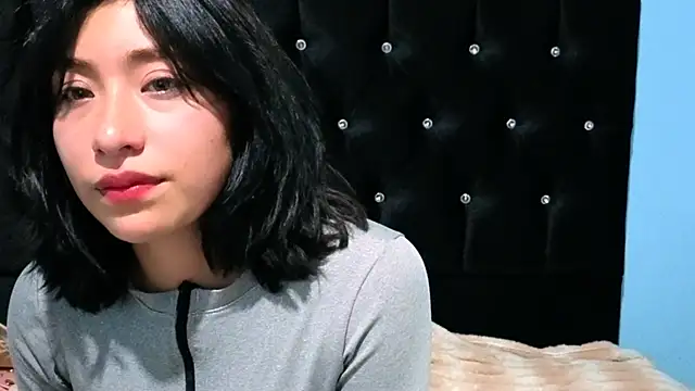 Sullyoonn online show from October 2025 11:23:01 PM