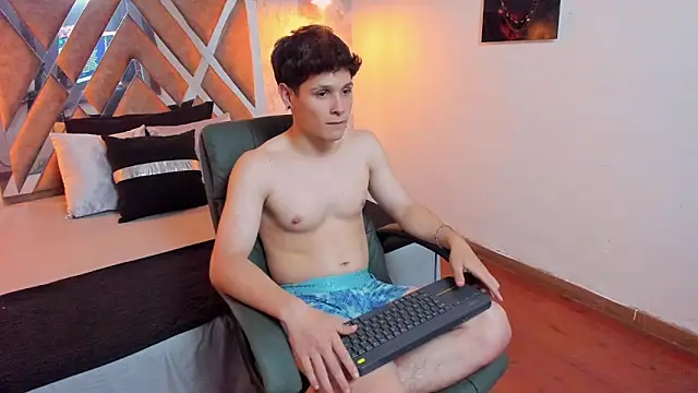 Snapshot of kraven_lust chatting on September 2025 06:35:02 AM kraven lust online show from September 2025 06:35:02 AM