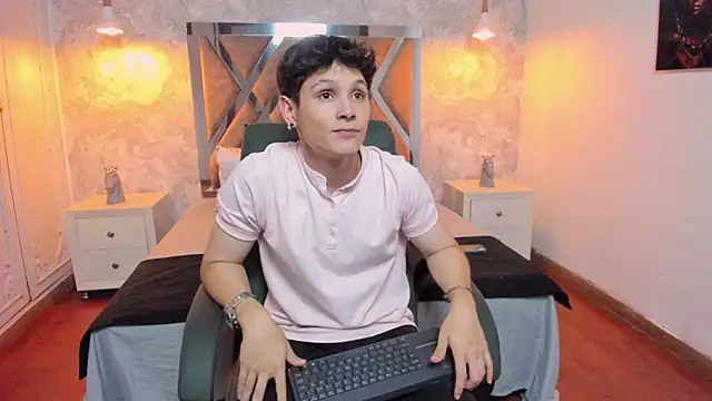 Snapshot of kraven_lust chatting on September 2025 04:36:01 AM kraven lust online show from September 2025 04:36:01 AM