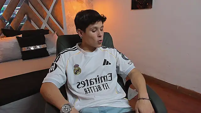 Snapshot of kraven_lust chatting on September 2025 02:57:01 AM kraven lust online show from September 2025 02:57:01 AM