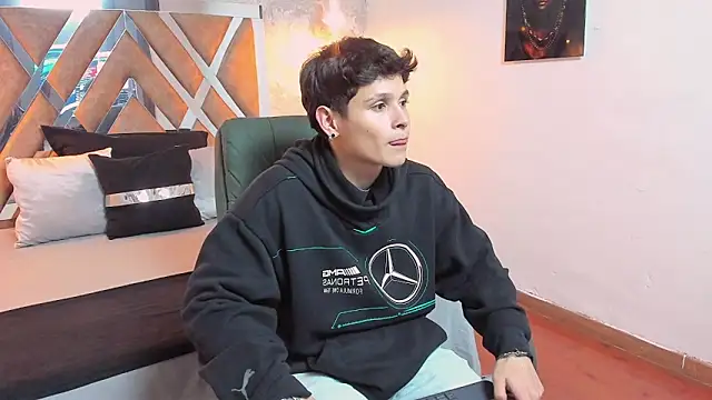 Snapshot of kraven_lust chatting on September 2025 03:08:02 AM kraven lust online show from September 2025 03:08:02 AM