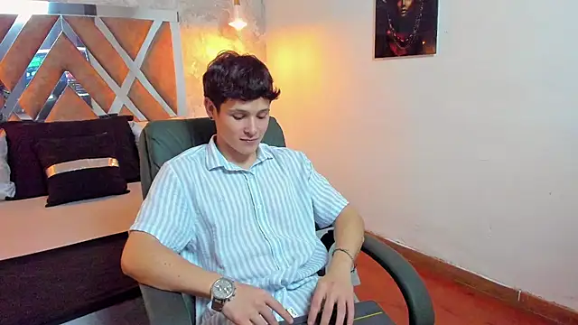 Snapshot of kraven_lust chatting on September 2025 02:59:02 AM kraven lust online show from September 2025 02:59:02 AM