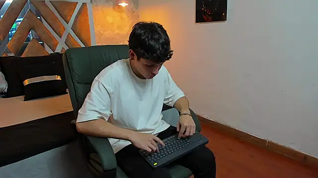 Snapshot of kraven_lust chatting on September 2025 02:59:02 AM kraven lust online show from September 2025 02:59:02 AM