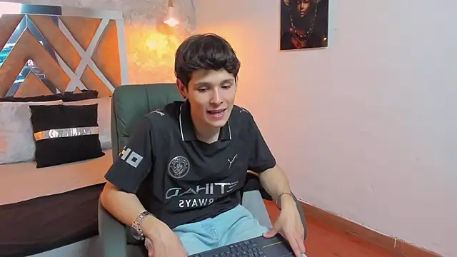 Snapshot of kraven_lust chatting on October 2025 03:16:02 AM kraven lust online show from October 2025 03:16:02 AM