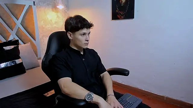 Snapshot of kraven_lust chatting on October 2025 03:07:02 AM kraven lust online show from October 2025 03:07:02 AM