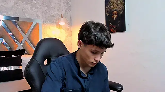 Snapshot of kraven_lust chatting on October 2025 03:10:02 AM kraven lust online show from October 2025 03:10:02 AM