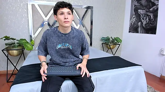 Snapshot of kraven_lust chatting on October 2025 03:07:01 AM kraven lust online show from October 2025 03:07:01 AM