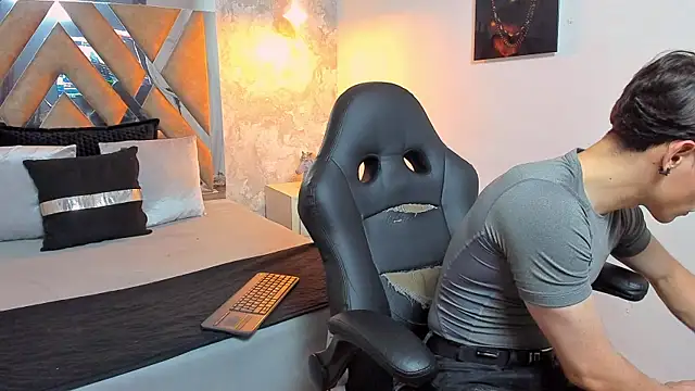 Snapshot of kraven_lust chatting on October 2025 03:14:01 AM kraven lust online show from October 2025 03:14:01 AM