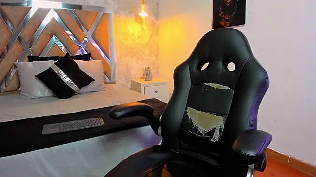 Snapshot of kraven_lust chatting on October 2025 03:01:02 AM kraven lust online show from October 2025 03:01:02 AM