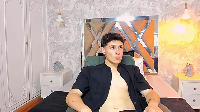 Snapshot of kraven_lust chatting on October 2025 03:09:01 AM kraven lust online show from October 2025 03:09:01 AM