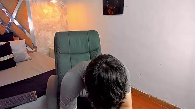 Snapshot of kraven_lust chatting on November 2025 03:05:01 AM kraven lust online show from November 2025 03:05:01 AM