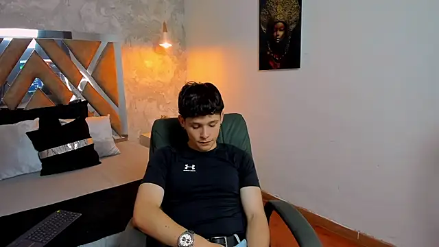 Snapshot of kraven_lust chatting on November 2025 03:18:02 AM kraven lust online show from November 2025 03:18:02 AM