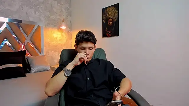 Snapshot of kraven_lust chatting on November 2025 03:06:02 AM kraven lust online show from November 2025 03:06:02 AM