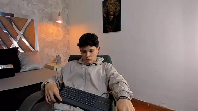 Snapshot of kraven_lust chatting on November 2025 03:07:01 AM kraven lust online show from November 2025 03:07:01 AM