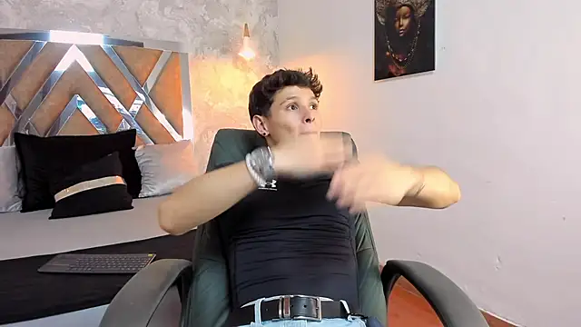 Snapshot of kraven_lust chatting on November 2025 03:07:01 AM kraven lust online show from November 2025 03:07:01 AM