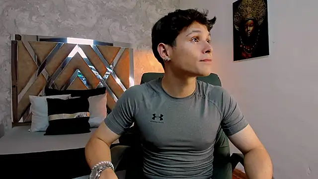 Snapshot of kraven_lust chatting on November 2025 03:05:01 AM kraven lust online show from November 2025 03:05:01 AM