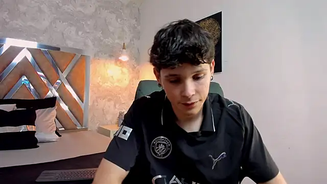 Snapshot of kraven_lust chatting on November 2025 03:06:01 AM kraven lust online show from November 2025 03:06:01 AM