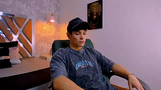 Snapshot of kraven_lust chatting on November 2025 03:08:02 AM kraven lust online show from November 2025 03:08:02 AM