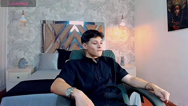 Snapshot of kraven_lust chatting on December 2025 03:11:02 AM kraven lust online show from December 2025 03:11:02 AM