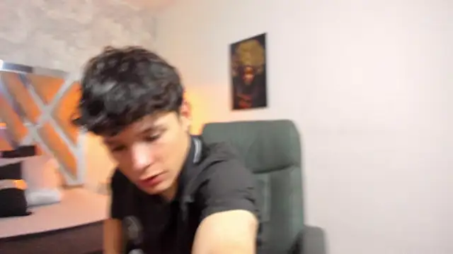 Snapshot of kraven_lust chatting on February 2026 03:00:02 AM kraven lust online show from February 2026 03:00:02 AM