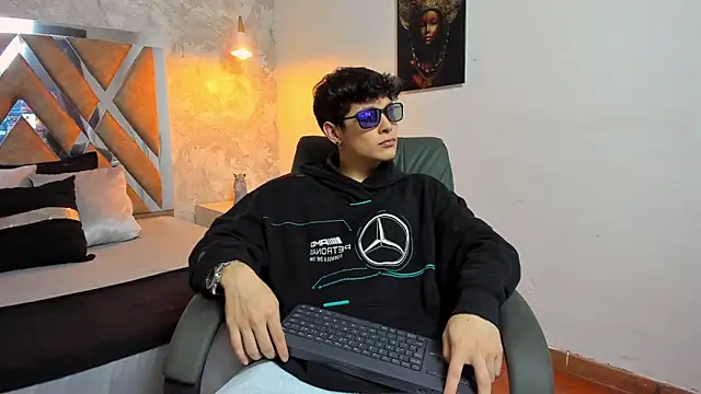 Snapshot of kraven_lust chatting on February 2026 03:10:01 AM kraven lust online show from February 2026 03:10:01 AM