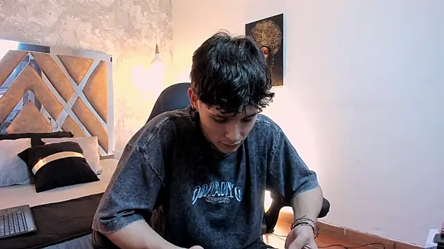 Snapshot of kraven_lust chatting on February 2026 03:02:02 AM kraven lust online show from February 2026 03:02:02 AM