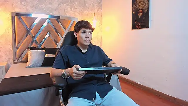 Snapshot of kraven_lust chatting on February 2026 03:06:01 AM kraven lust online show from February 2026 03:06:01 AM