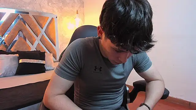 Snapshot of kraven_lust chatting on February 2026 03:07:02 AM kraven lust online show from February 2026 03:07:02 AM