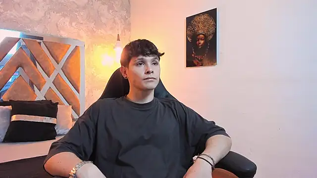 Snapshot of kraven_lust chatting on March 2026 03:08:01 AM kraven lust online show from March 2026 03:08:01 AM