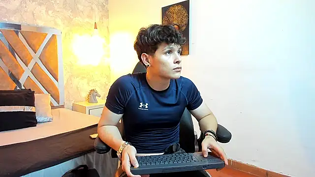 Snapshot of kraven_lust chatting on March 2026 03:02:02 AM kraven lust online show from March 2026 03:02:02 AM