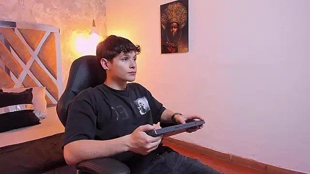 Snapshot of kraven_lust chatting on March 2026 03:00:02 AM kraven lust online show from March 2026 03:00:02 AM