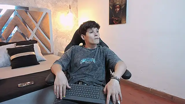 Snapshot of kraven_lust chatting on March 2026 03:00:02 AM kraven lust online show from March 2026 03:00:02 AM