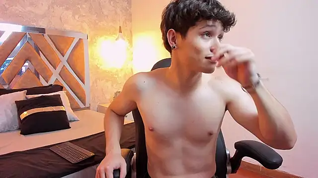 Snapshot of kraven_lust chatting on March 2026 03:11:01 AM kraven lust online show from March 2026 03:11:01 AM