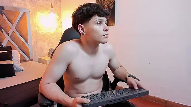 Snapshot of kraven_lust chatting on March 2026 03:45:02 AM kraven lust online show from March 2026 03:45:02 AM