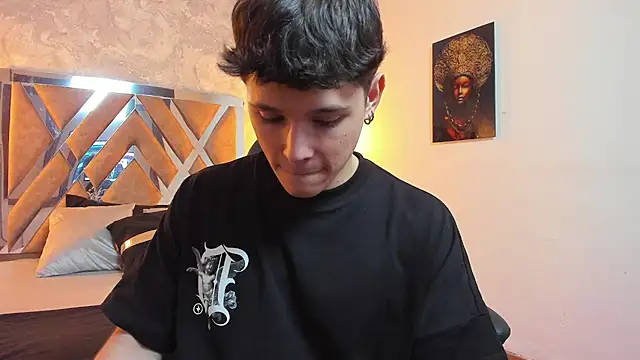 Snapshot of kraven_lust chatting on April 2026 03:07:01 AM kraven lust online show from April 2026 03:07:01 AM