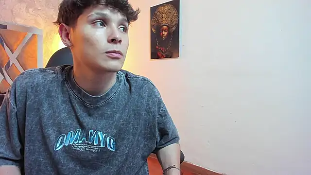 Snapshot of kraven_lust chatting on April 2026 03:39:02 AM kraven lust online show from April 2026 03:39:02 AM