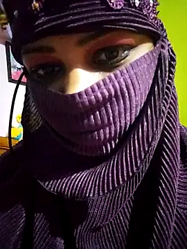 TAMI KAYAL online show from October 2025 05:43:01 PM