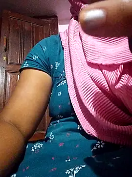 TAMI KAYAL online show from November 2025 05:03:02 PM