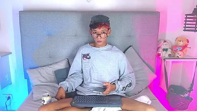 Billie Turner  online show from September 2025 07:35:02 AM