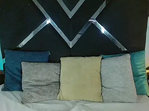 Billie Turner  online show from October 2025 10:31:01 PM