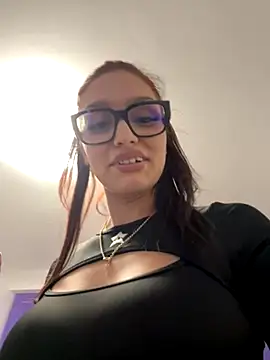 Snapshot of EllaBlowy chatting on September 2025 11:48:01 AM EllaBlowy online show from September 2025 11:48:01 AM